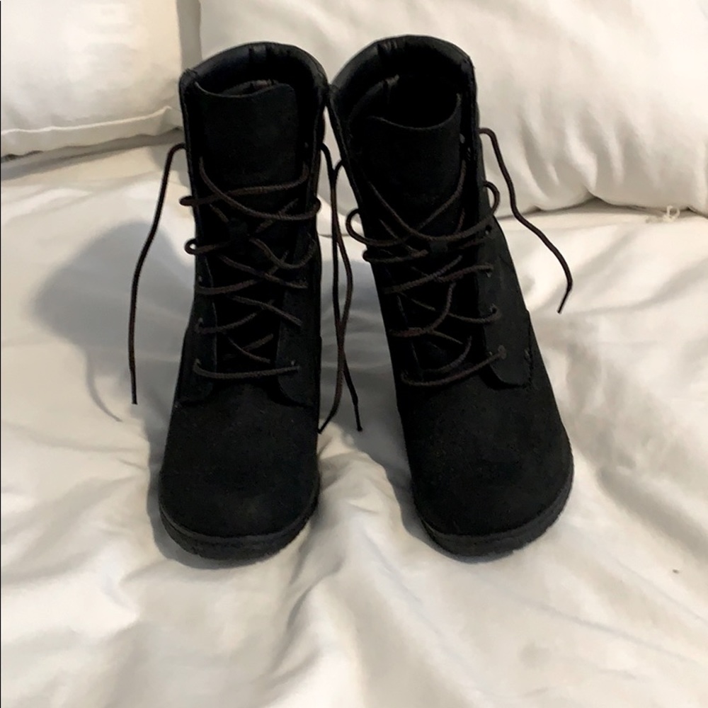 Timberland boots w/block heel!